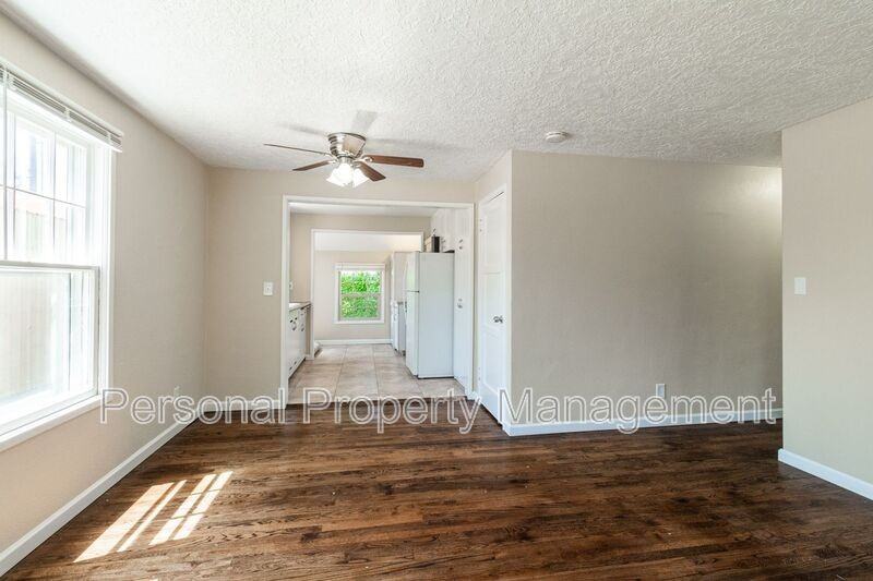 3108 Thompson Ave - Photo 2 of 13