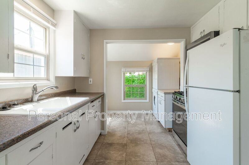 3108 Thompson Ave - Photo 4 of 13