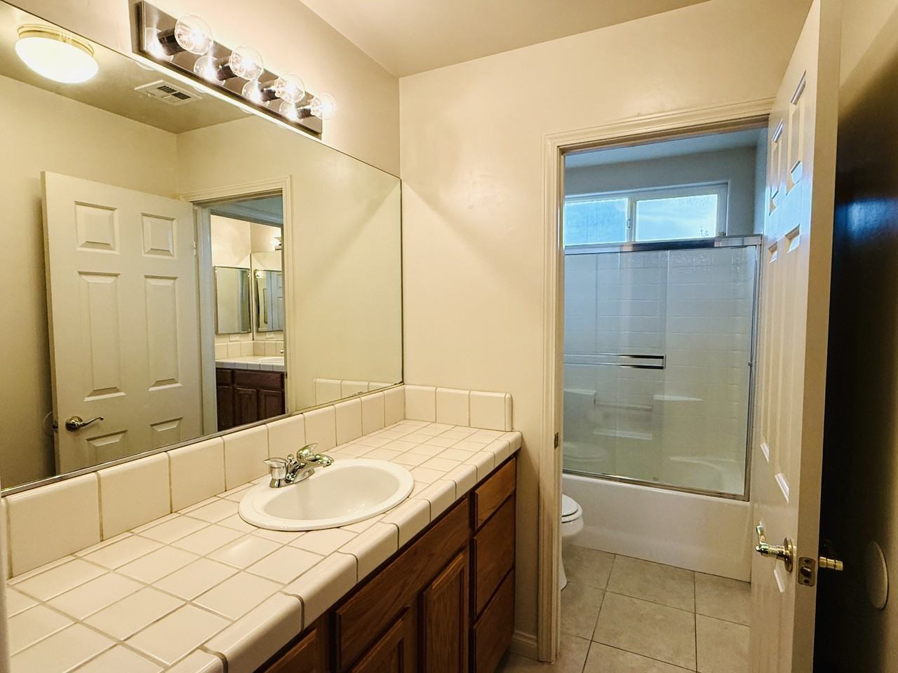 1304 Torulosa Dr #1 - Photo 6 of 20