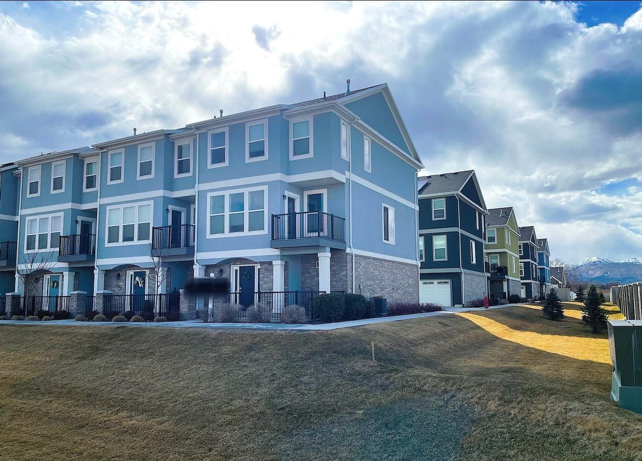 1766 W Dalmeny Way #1 - Photo 2 of 19