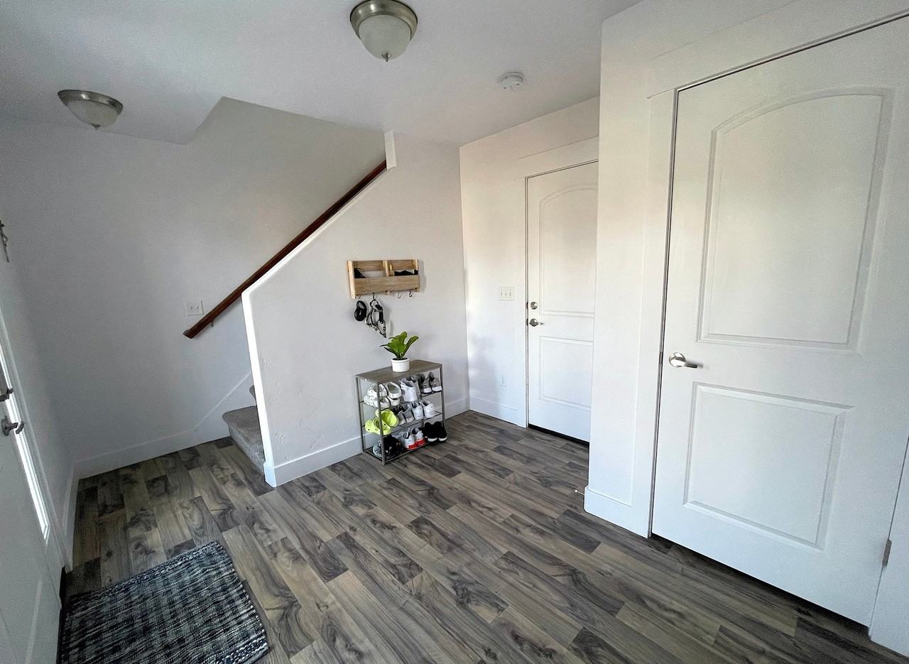 1766 W Dalmeny Way #1 - Photo 4 of 19