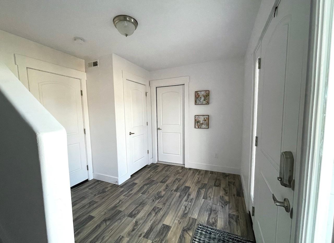 1766 W Dalmeny Way #1 - Photo 5 of 19