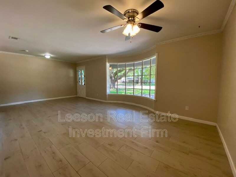 2320 Melrose Ave - Photo 6 of 26