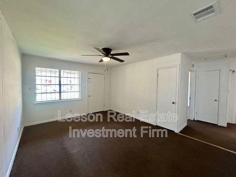 439 Browning St - Photo 7 of 14