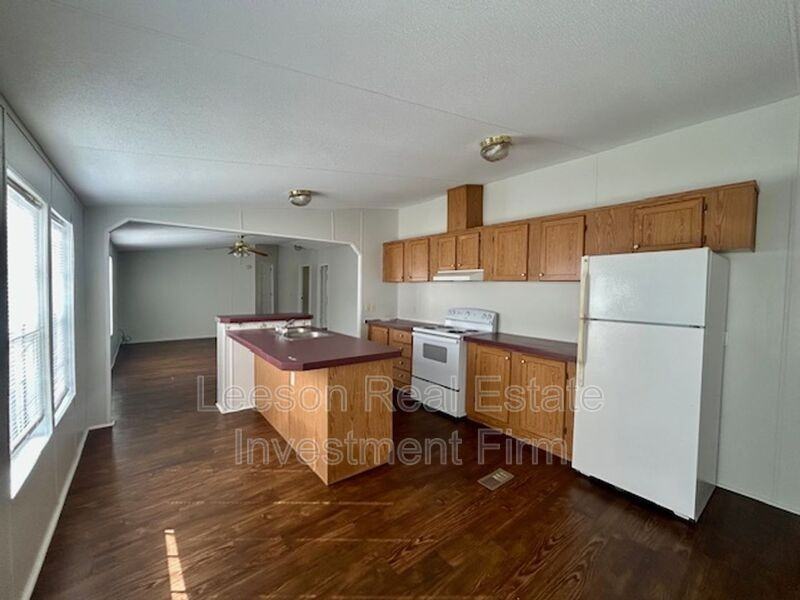 310 Robbin Ln - Photo 6 of 15