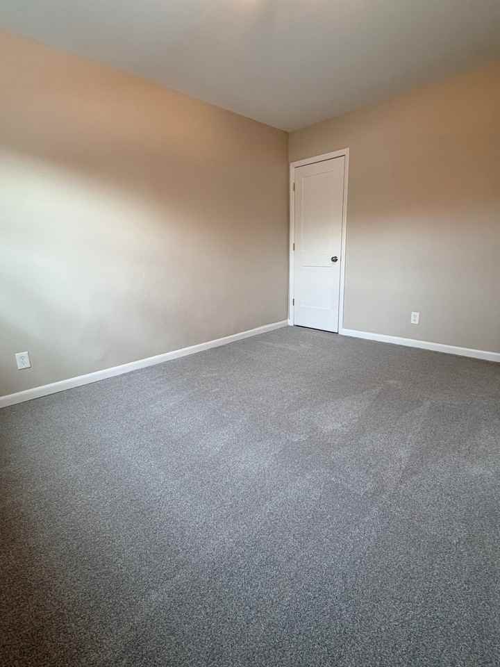 1722 W North BendC1 #C1 - Photo 4 of 21