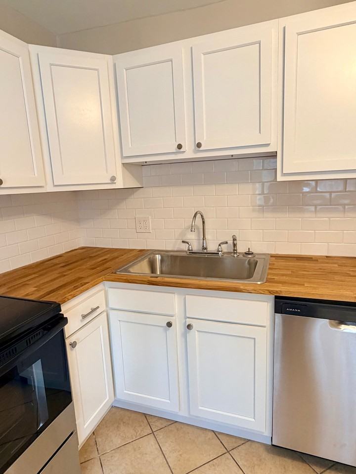 1722 W North BendC1 #C1 - Photo 5 of 21