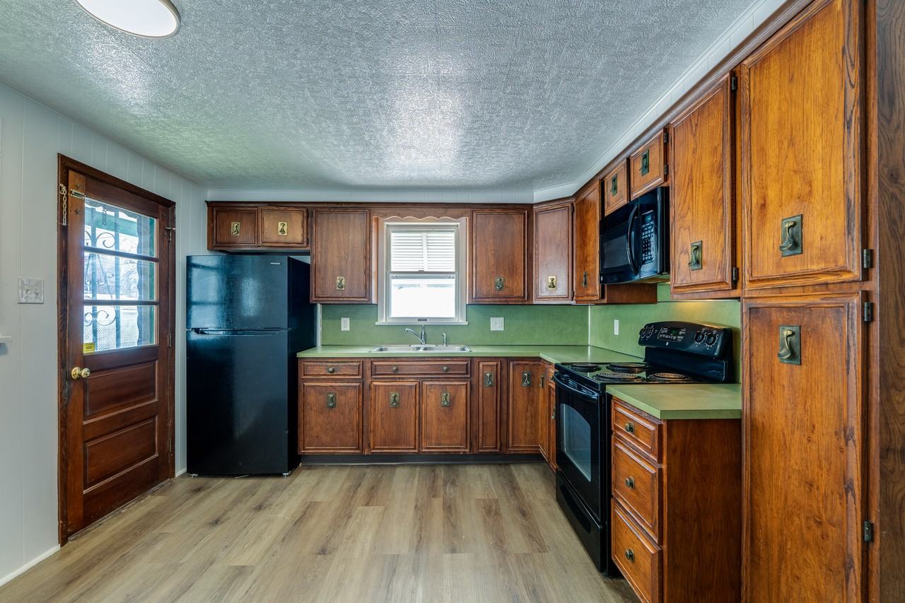 214 Mifflin St #1 - Photo 4 of 18