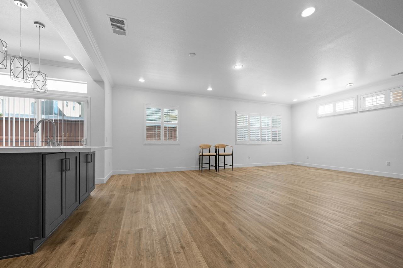 9204 S Nobel Way #1 - Photo 5 of 34