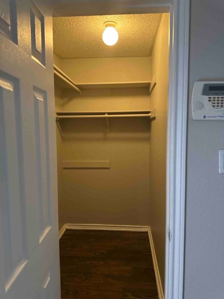 3332 Heritage Ln - Photo 4 of 16