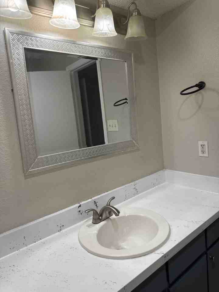 3332 Heritage Ln - Photo 5 of 16