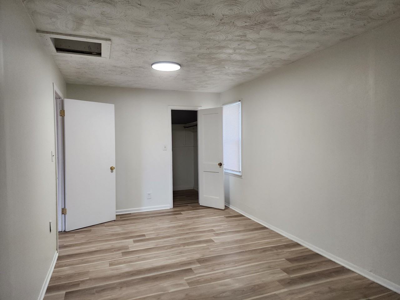 1905 Peachtree Ave #1 - Photo 5 of 22