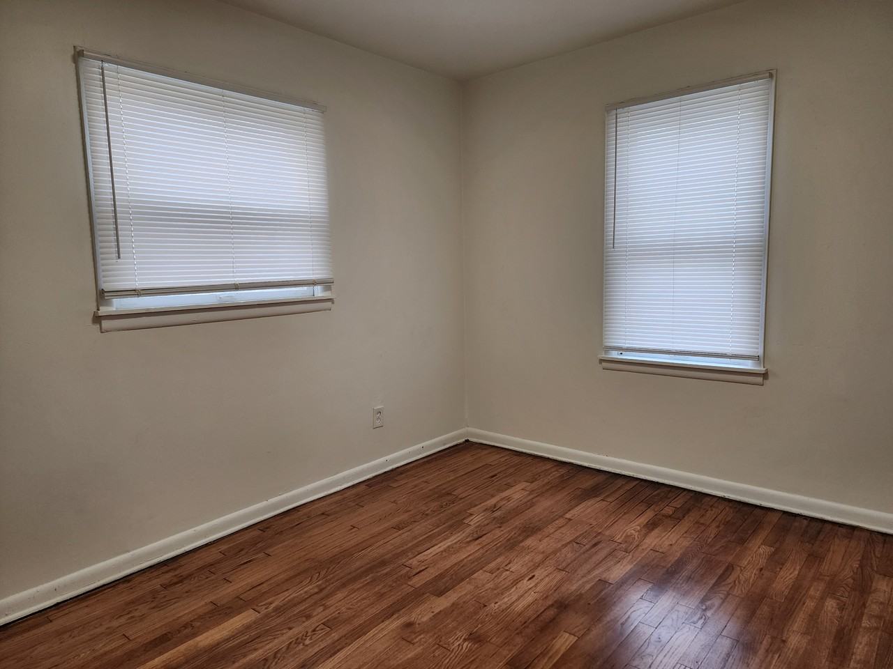 1905 Peachtree Ave #1 - Photo 6 of 22