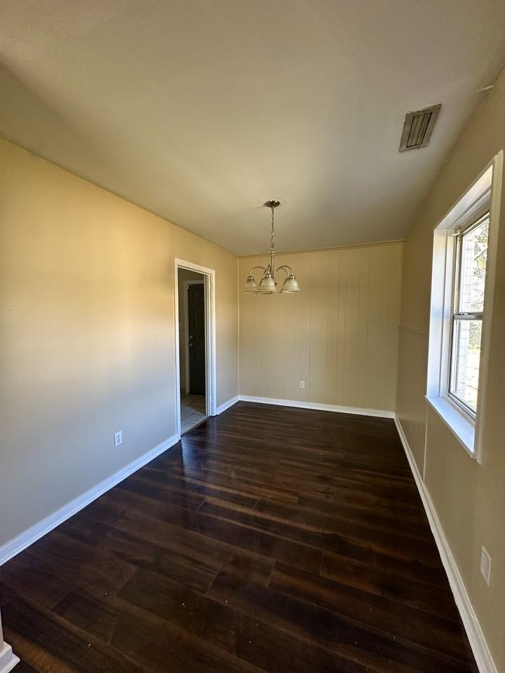 408 Midway St #1 - Photo 3 of 9