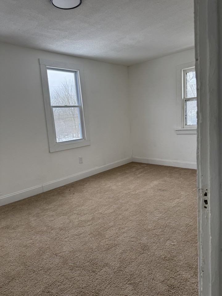 10414 Nelson Ave #1 - Photo 5 of 7