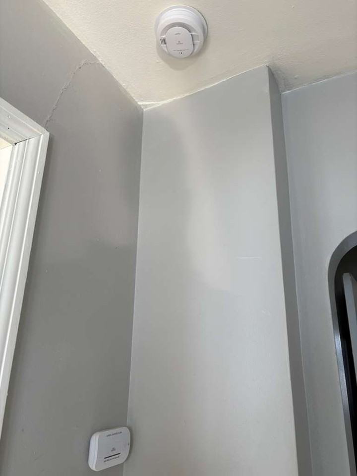 3214 N 41st St Uppr - Photo 3 of 9