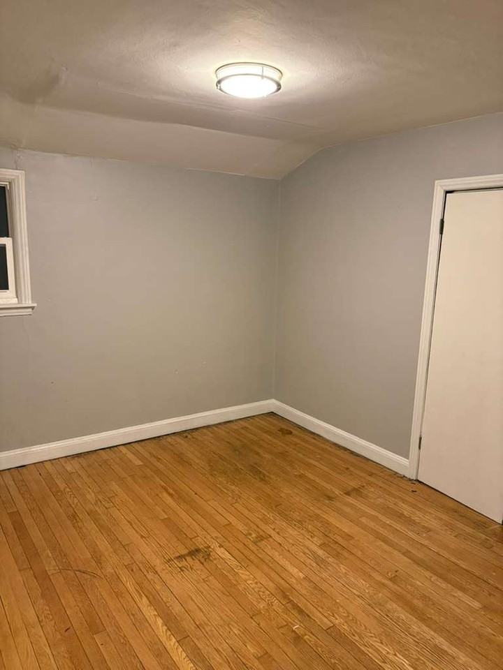 3214 N 41st St Uppr - Photo 7 of 9