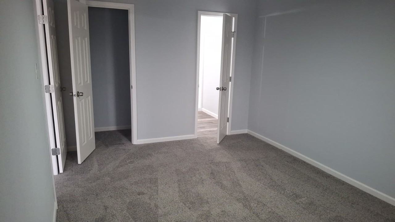 5830 Nw Kinyon Ave #1 - Photo 6 of 10