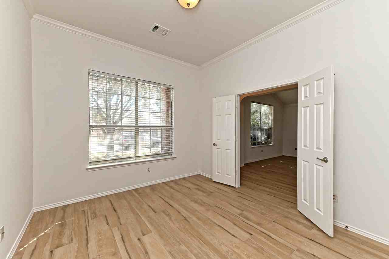 14604 Dreamtime Ln - Photo 3 of 10