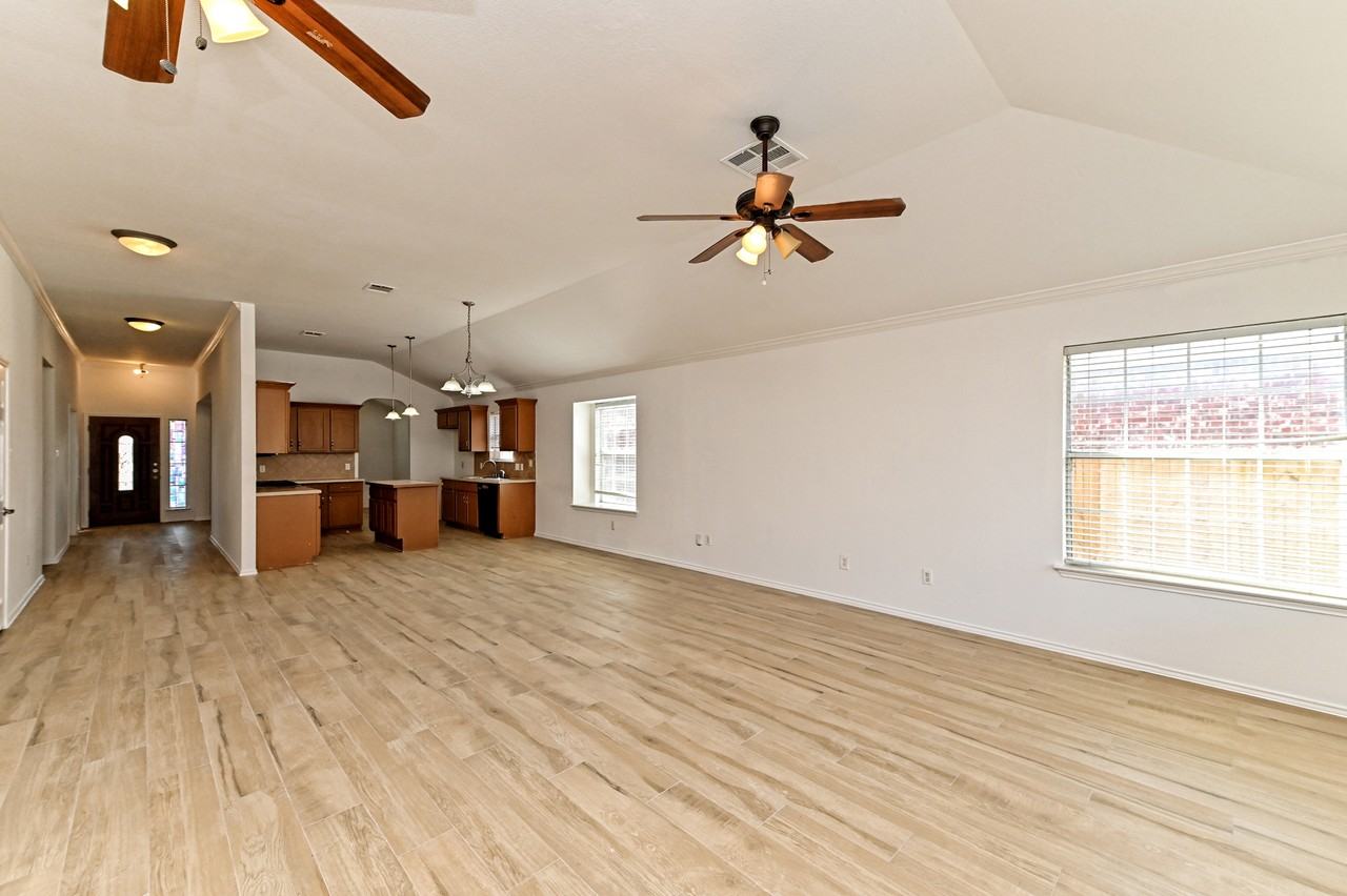 14604 Dreamtime Ln - Photo 7 of 10