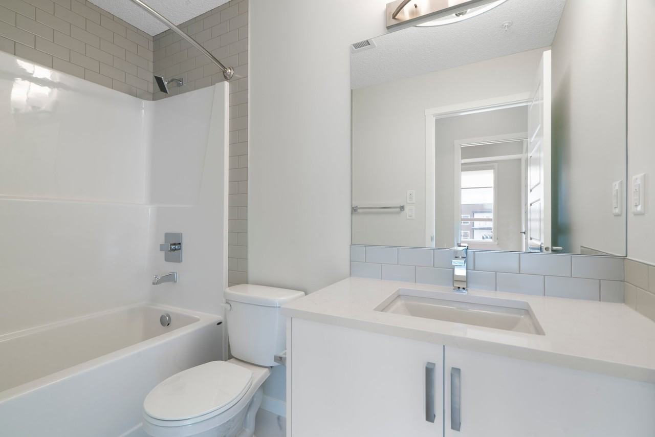 3410, 33 Carringham Gate NW - 1 #1 - Photo 6 of 9