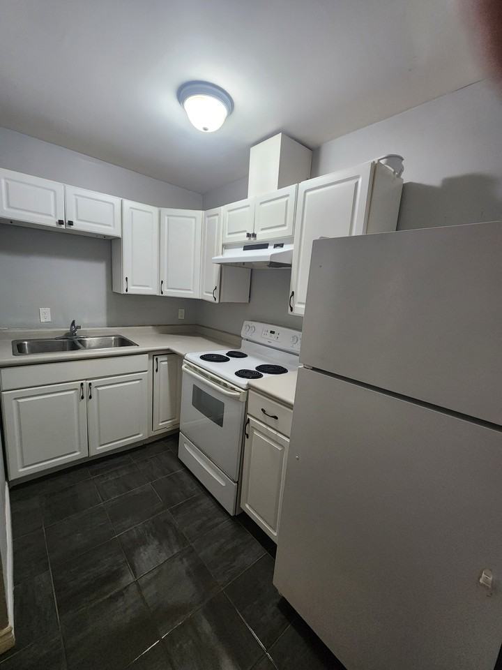 15 Peel St #3 - Photo 3 of 10