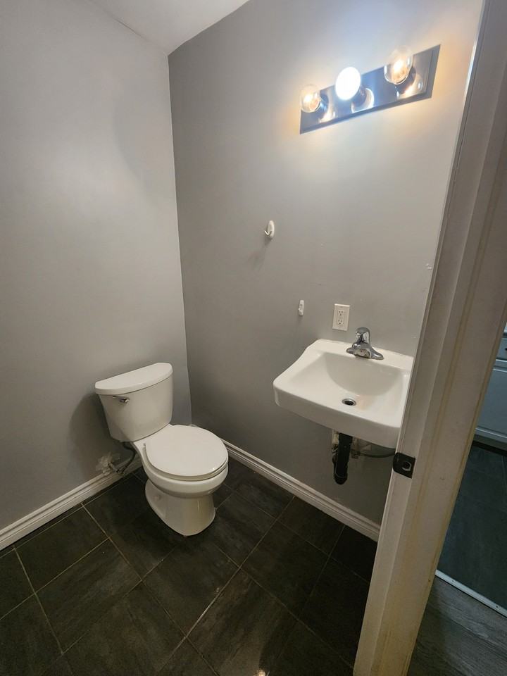 15 Peel St #3 - Photo 4 of 10