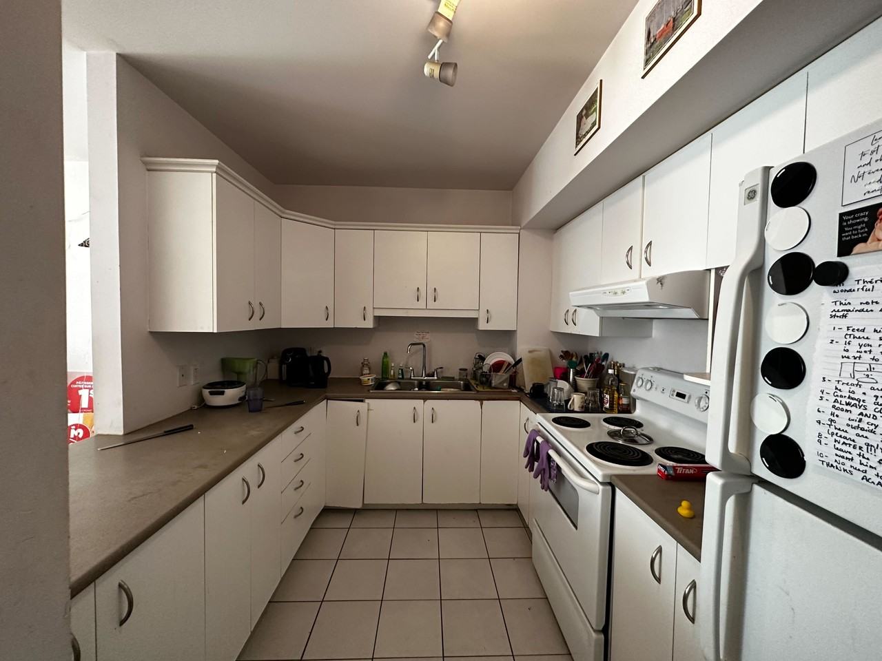 3501 Rue University #2 - Photo 5 of 10