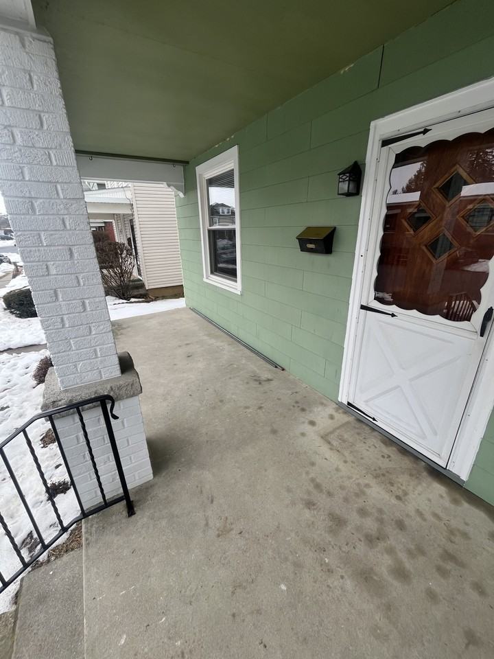 115 N Garfield St #2 - Photo 2 of 18