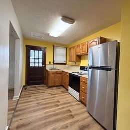 1014 Gaston Ave #1 - Photo 3 of 6