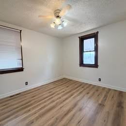 1014 Gaston Ave #1 - Photo 5 of 6