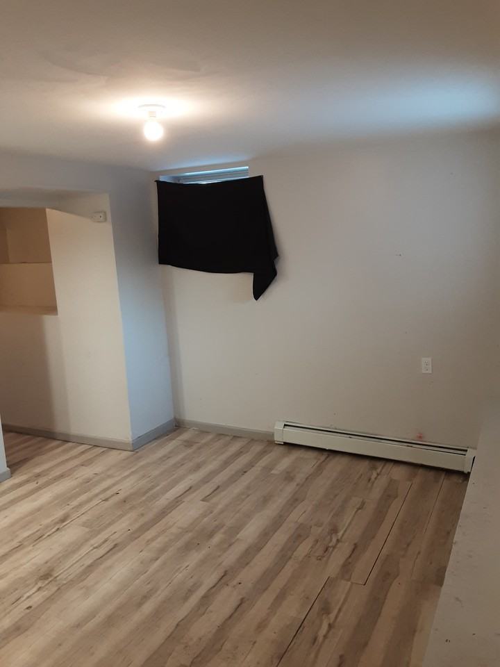 32 Highland Dr #1 - Photo 4 of 9