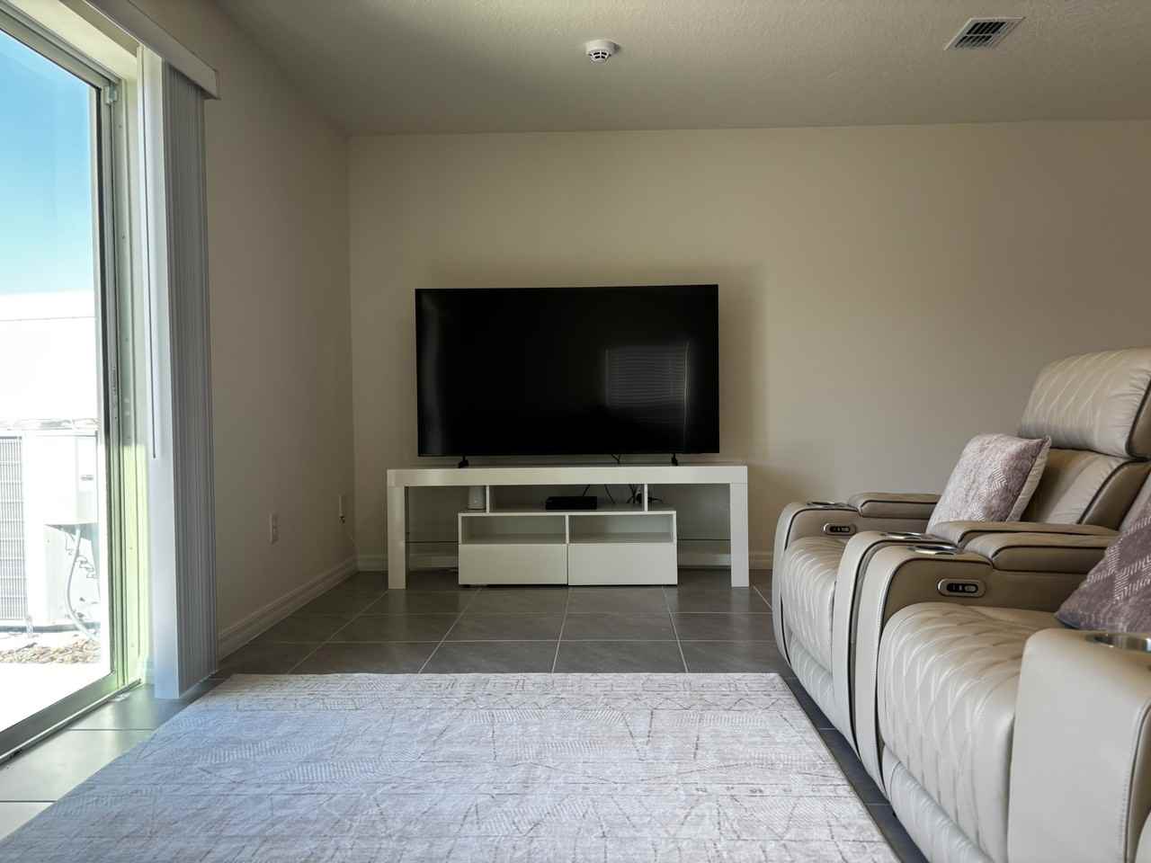 520 Zinfandel Dr #1 - Photo 2 of 11