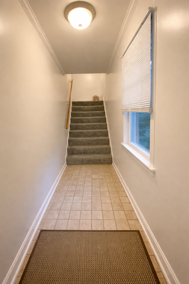 2415 2415 BeechwoodCarriage House - Photo 5 of 10