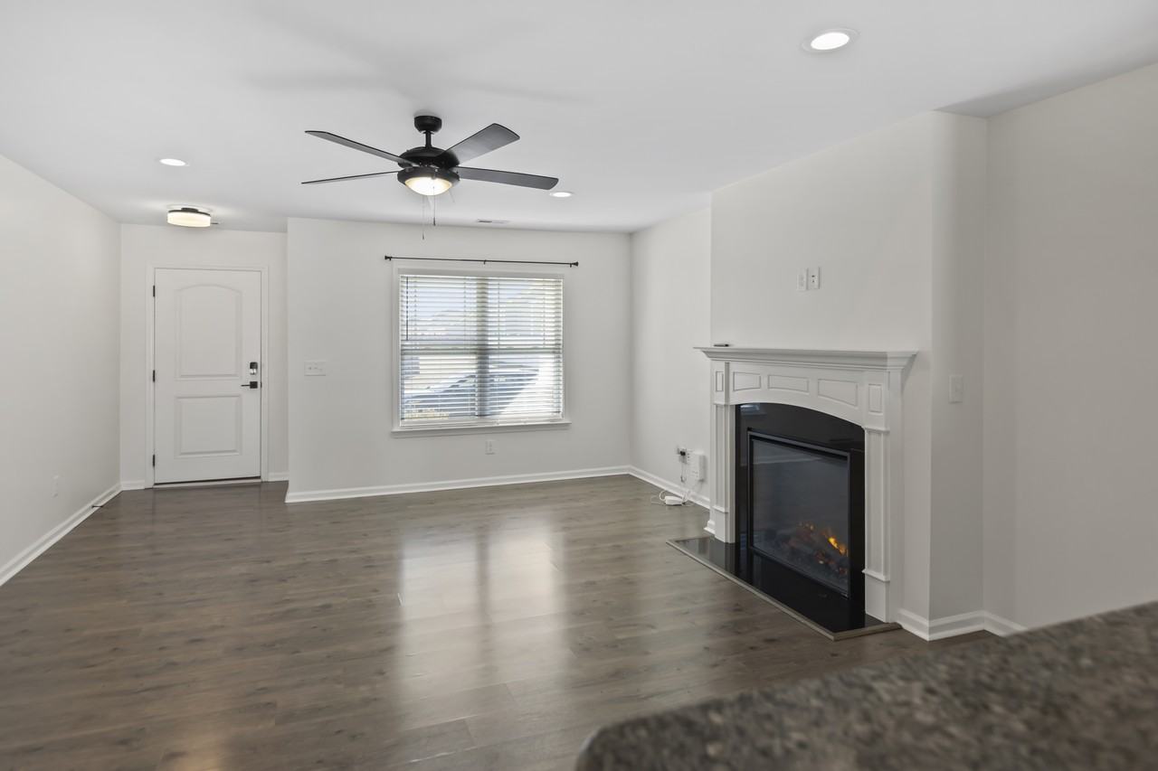 704 Jade Ln #1 - Photo 2 of 23