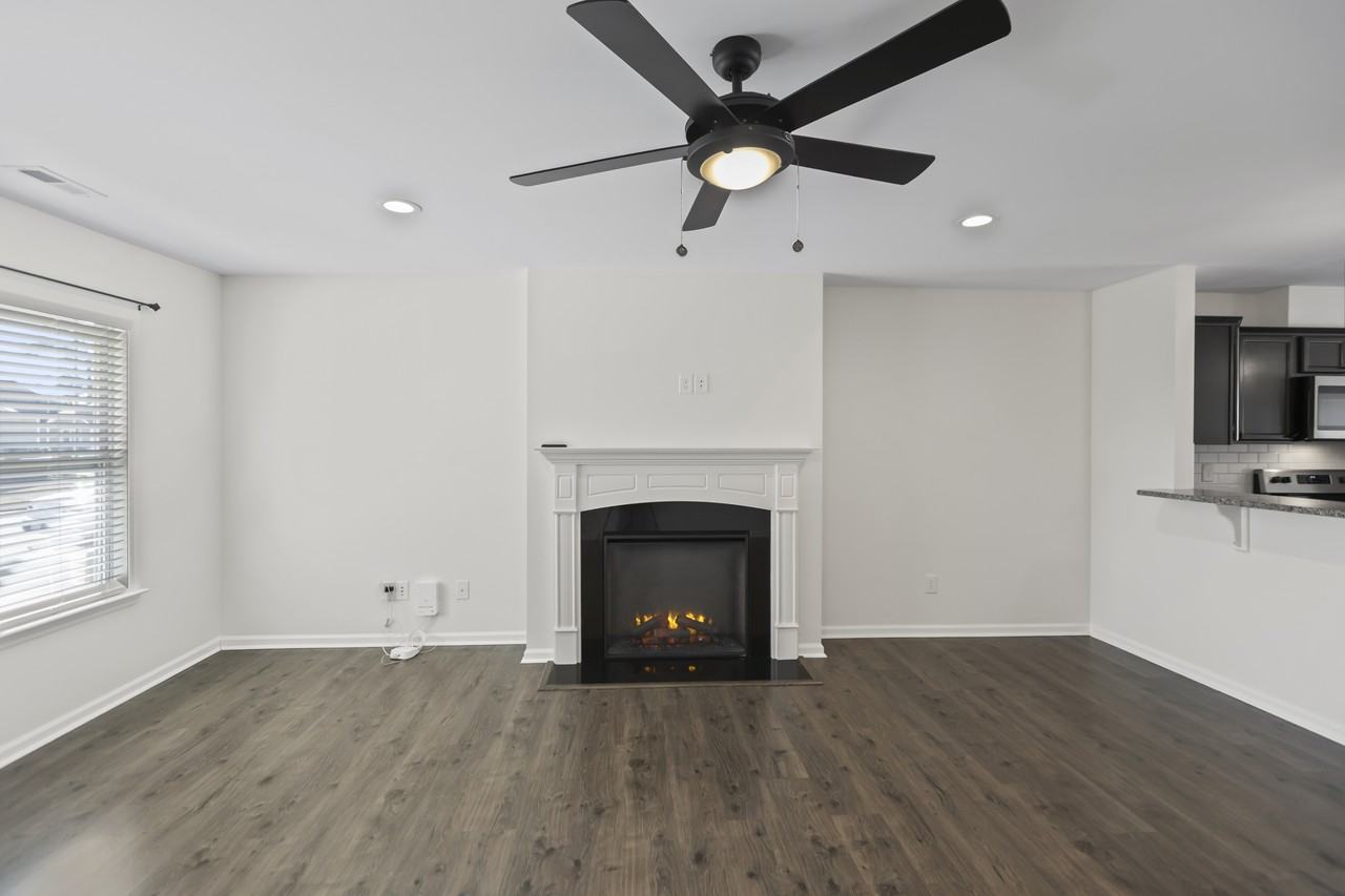 704 Jade Ln #1 - Photo 3 of 23