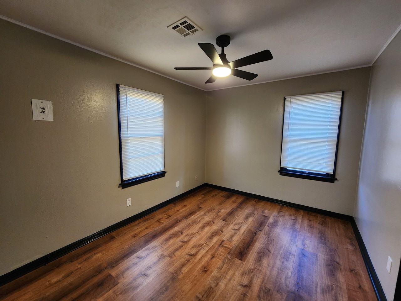 3117 Sw 37th St #1 - Photo 2 of 25