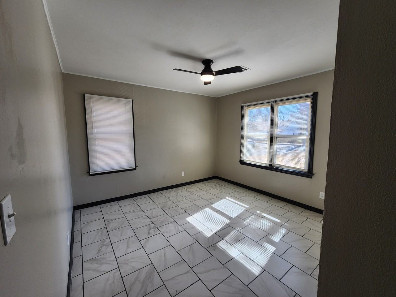 3117 Sw 37th St #1 - Photo 3 of 25