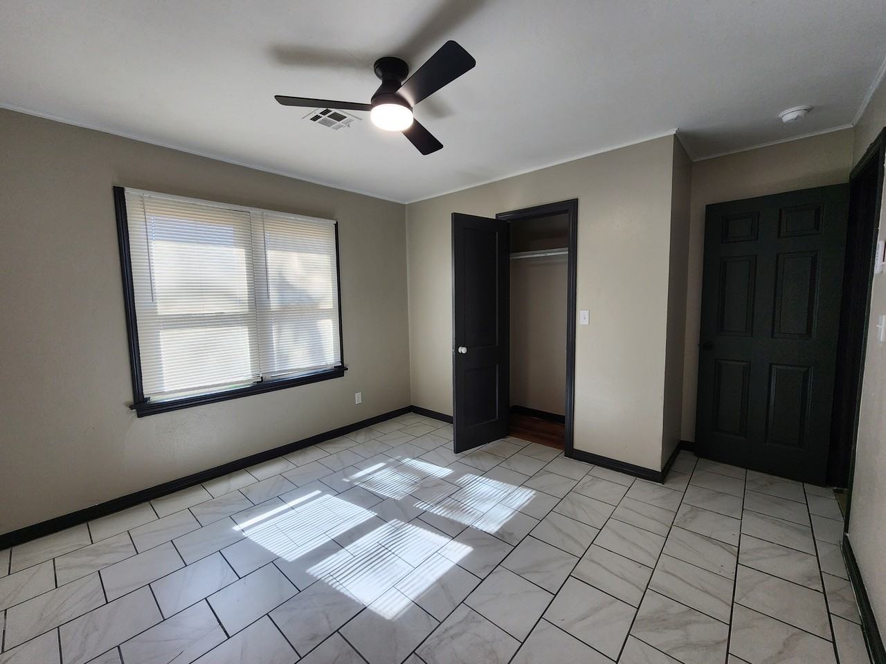 3117 Sw 37th St #1 - Photo 5 of 25