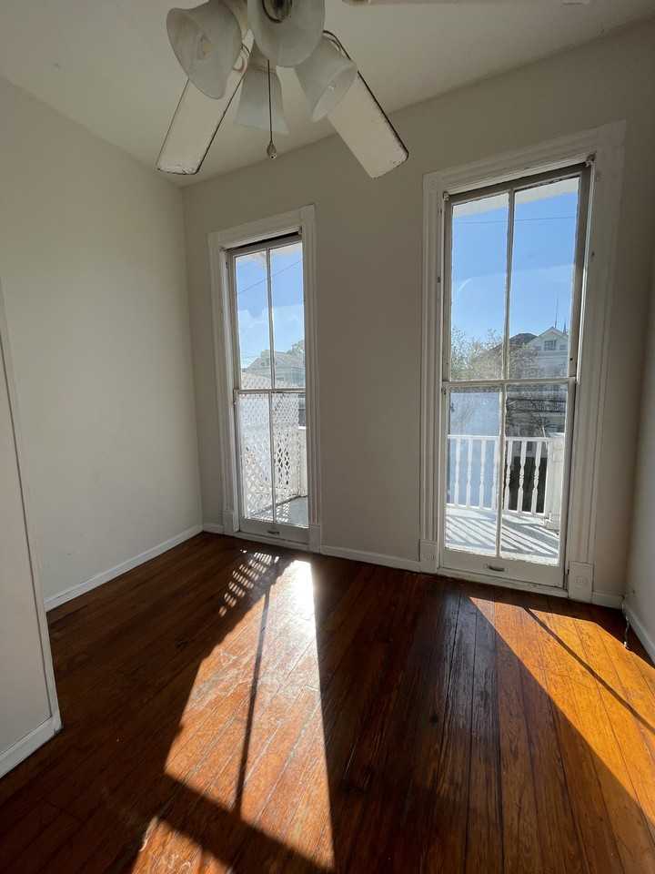 4309 Prytania St #1 - Photo 5 of 9