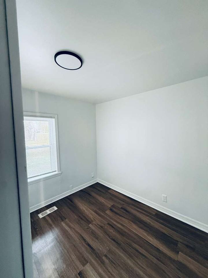 727 Nw 89th St #1 - Photo 2 of 10