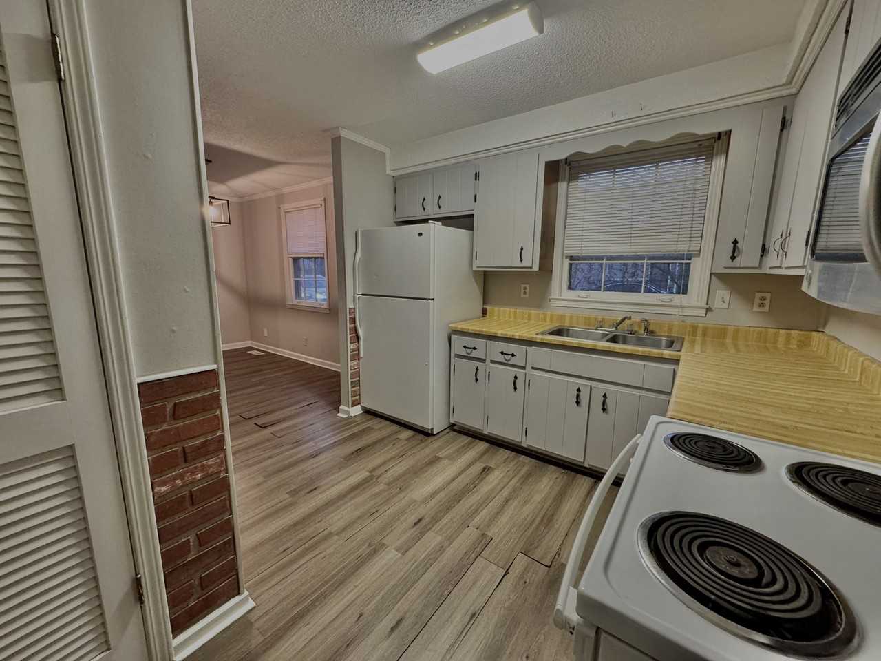 603 Chestnut Ridge Dr #1 - Photo 3 of 21