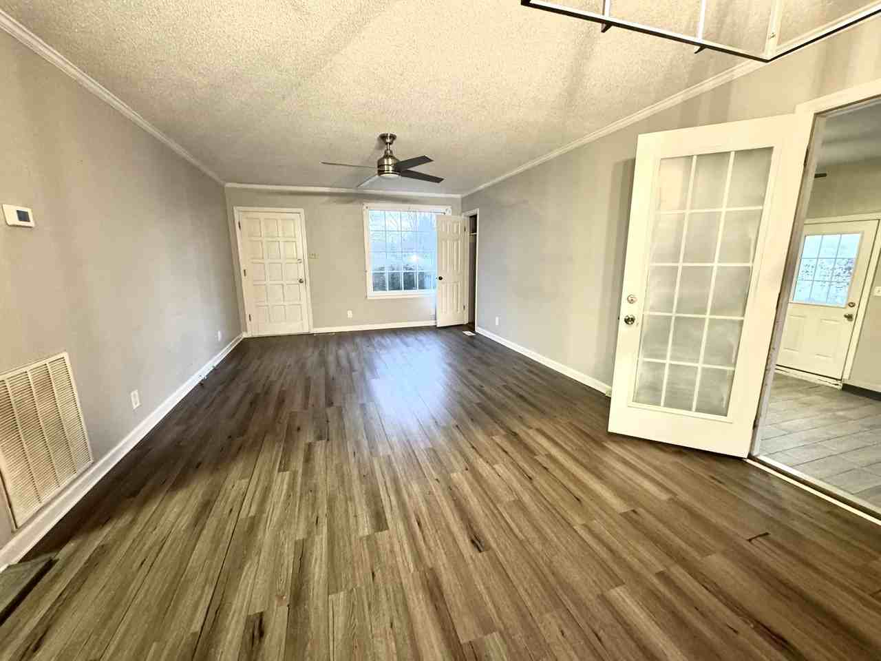 603 Chestnut Ridge Dr #1 - Photo 4 of 21