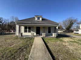 featured image of 122 N Vine St #1