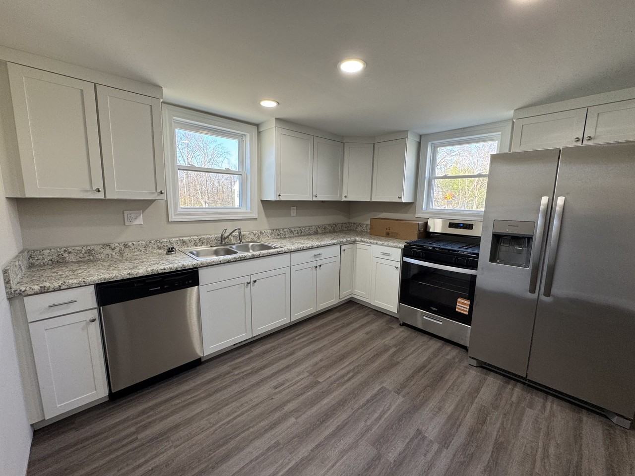 122 N Vine St #1 - Photo 5 of 27