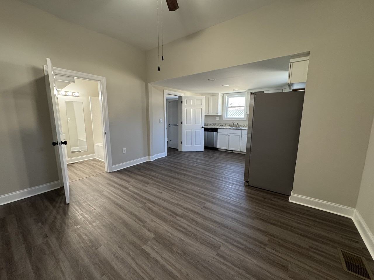 122 N Vine St #1 - Photo 6 of 27