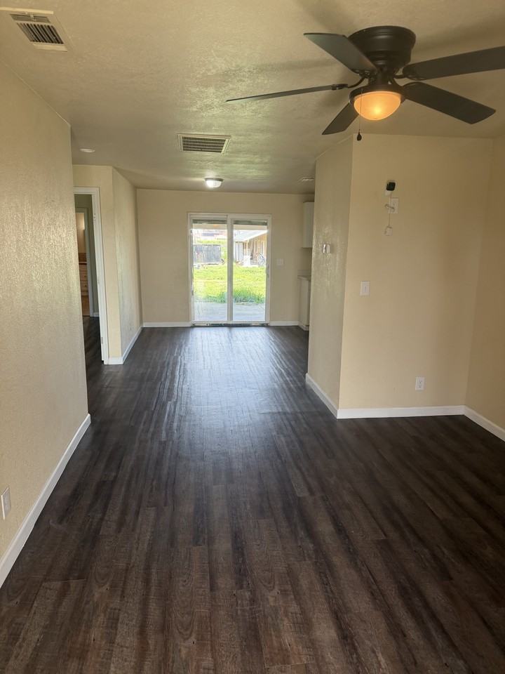 1004 E. K Road Visalia CA 93292 - Photo 6 of 24