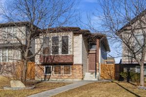 featured image of 84 Panora Close Nw #1