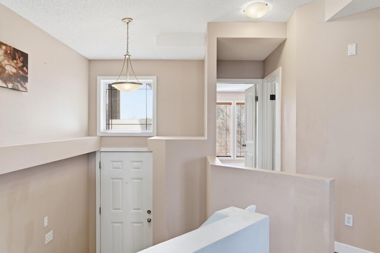 84 Panora Close Nw #1 - Photo 2 of 21