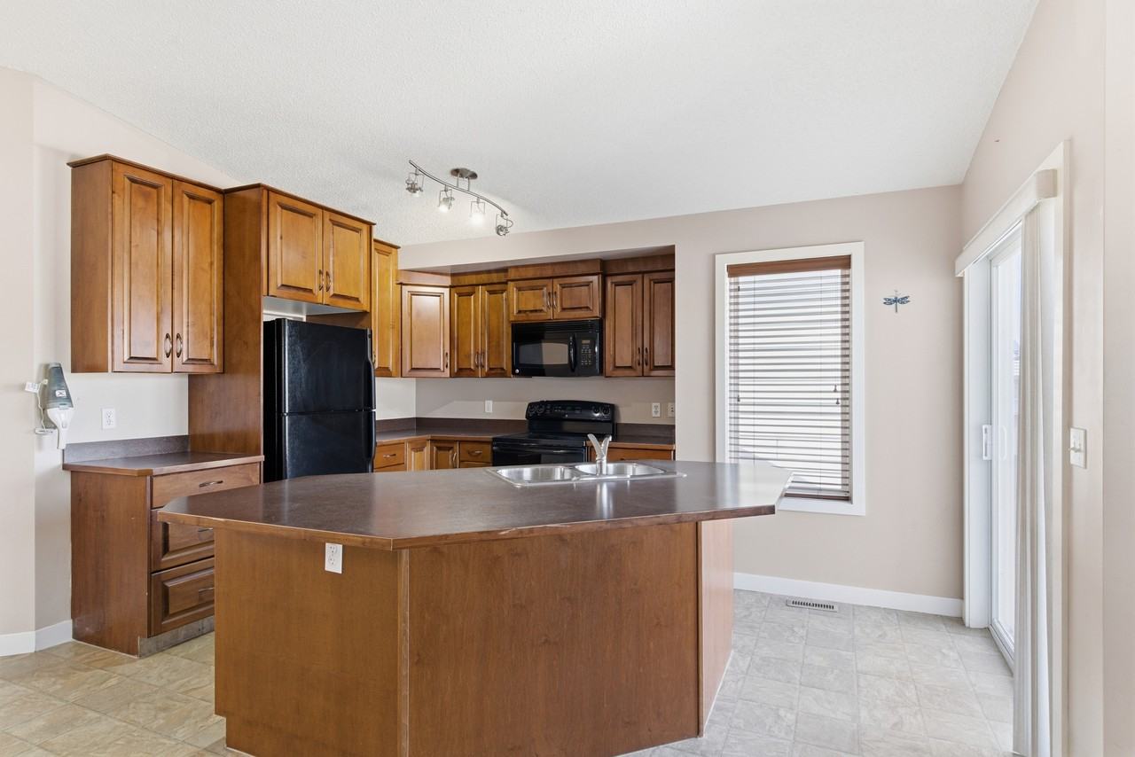 84 Panora Close Nw #1 - Photo 4 of 21